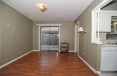 4th image of 938 Ardsley Dr
