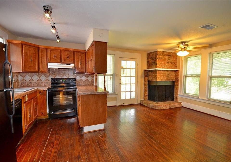 1st image of 3518 Douglas Ave
