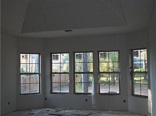 3rd image of 13 Chapel Creek Ln