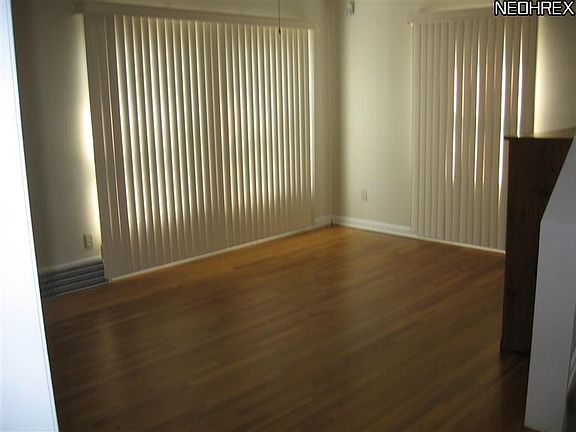 5th image of 336 E 327th St