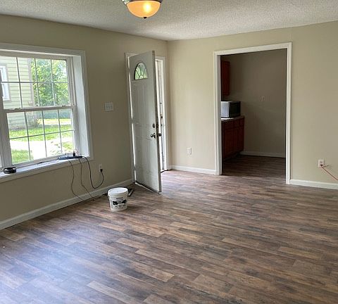 2nd image of 2161 Boulevard Pl APT 4