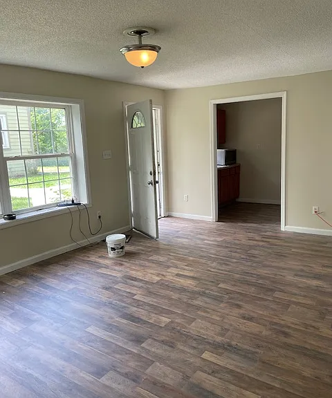 2161 Boulevard Pl #4 — Photo 2