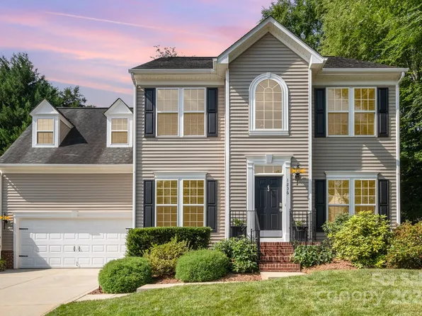 1236 Periwinkle Dr, Waxhaw, NC 28173