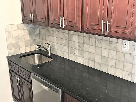 5th image of 414 W 121st St APT 37