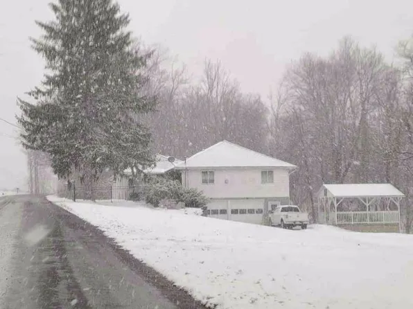 565 Ridgewood Dr, Fredericktown, PA 15333