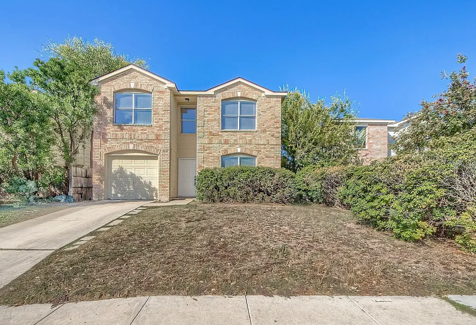 3 bed, 2.5 bath, 1547 sqft, $800 — Photo 1