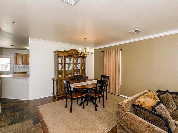 5th image of 2708 Scarborough Dr