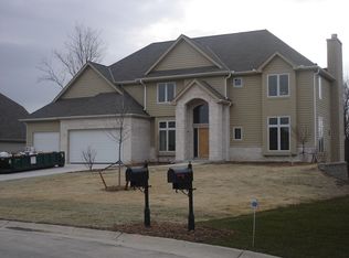 W234N3359 Harvest Ln, Pewaukee, WI 53072