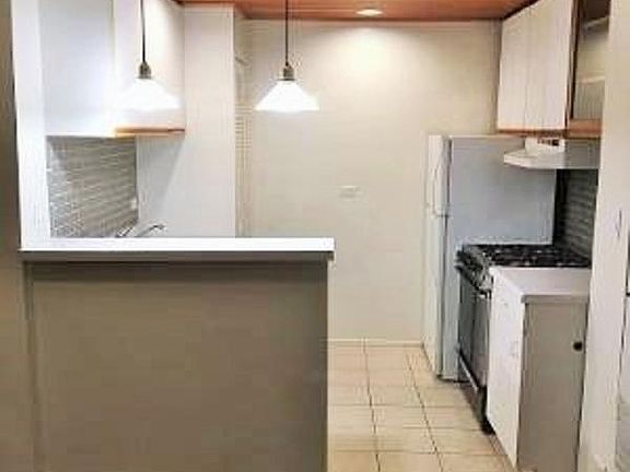 3rd image of 1951 N Bissell St #2R