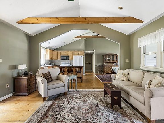 4th image of 303 Thayer St