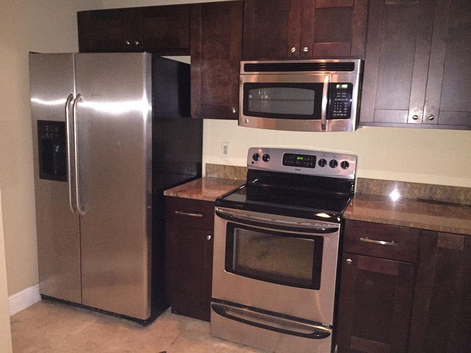 1st image of 1421 Sussex Dr