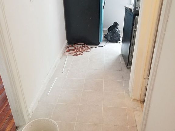 3rd image of 3309 31st Ave APT 2H