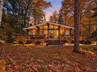 38 Deanlea Blvd, Tiny, ON L0L2T0