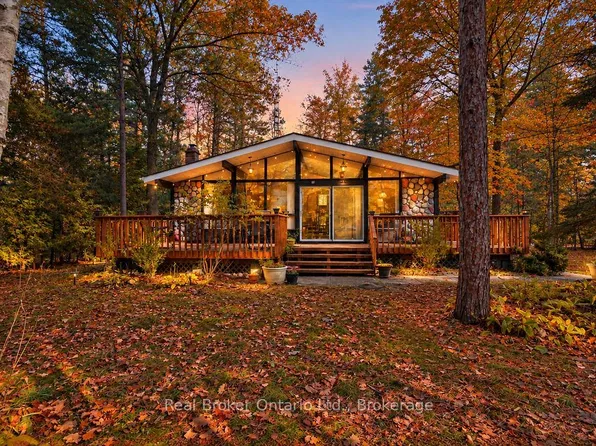 38 Deanlea Blvd, Tiny, ON L0L 2T0