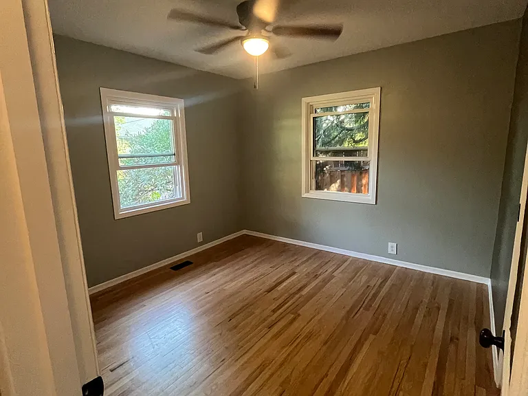 11290 SW Center St — Photo 17