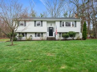 5 Samson Rd, Foxboro, MA 02035
