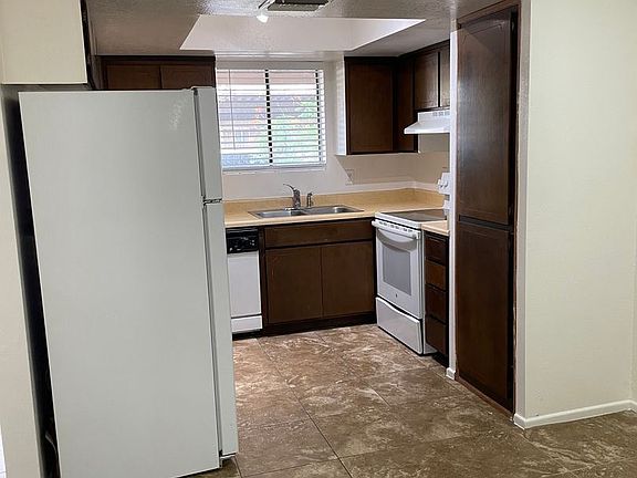 2nd image of 1826 N 51st St #17