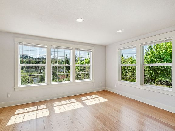2nd image of 2608 5th Ave #2602
