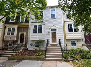 2304 Hunters Square Ct, Reston, VA 20191