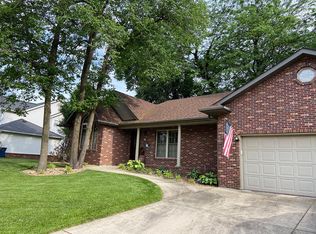 38 Chelsea Rd, Collinsville, IL 62234