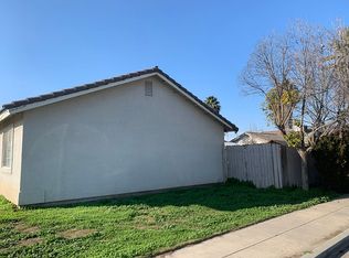 1067 Las Casas Ln, Madera, CA 93638