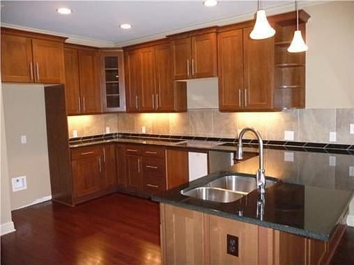 2nd image of 10531 Mission Rd #203