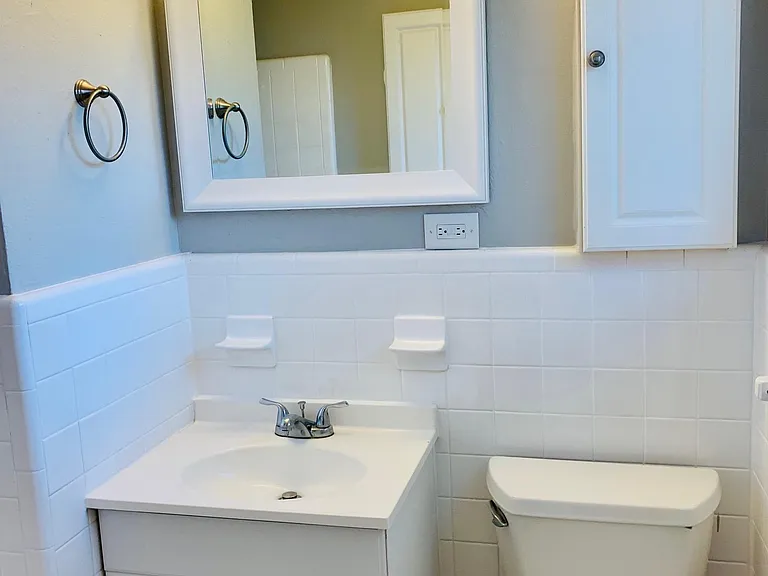 504 Langford Cir — Photo 10