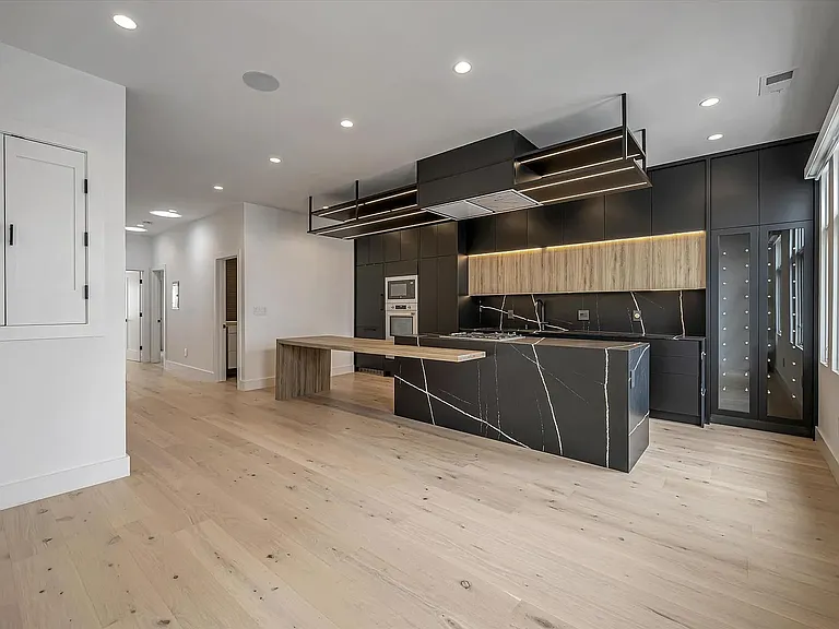 124 Varennes St #0 — Photo 10