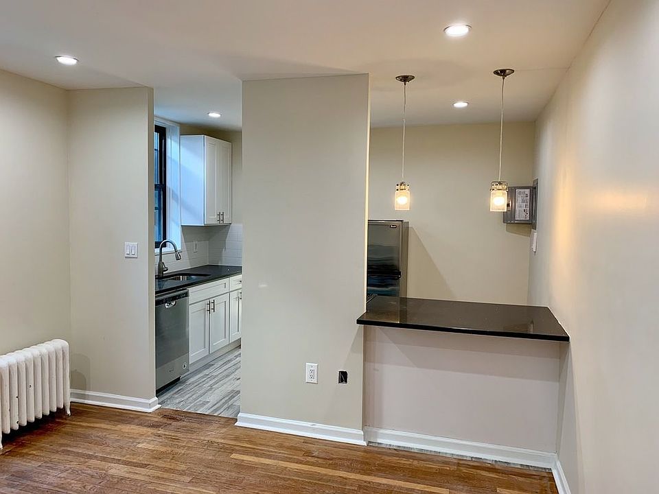 1st image of 2151 27th St APT D1