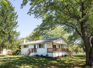 1901 Lake Rd, Greenbrier, TN 37073