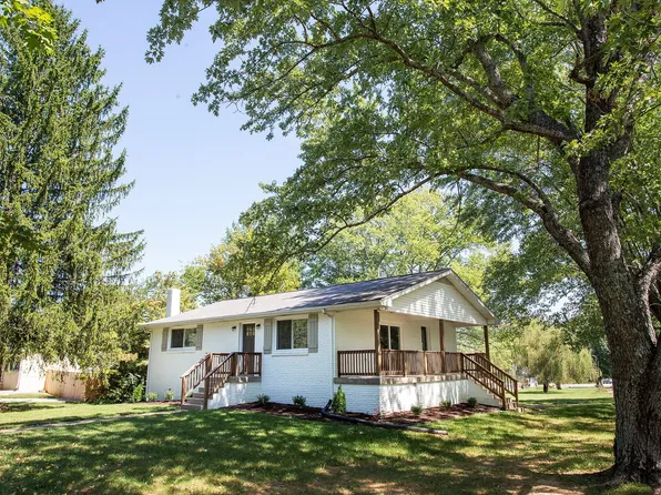 1901 Lake Rd, Greenbrier, TN 37073