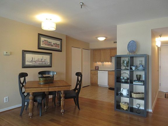 3rd image of 3 N Columbus Blvd APT 303