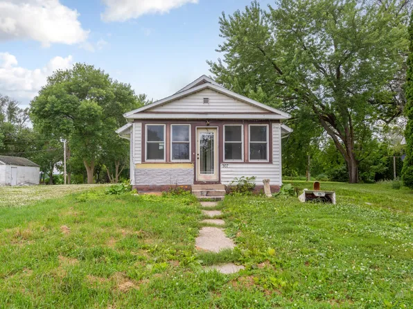 307 S Mill St, Elmore, MN 56027