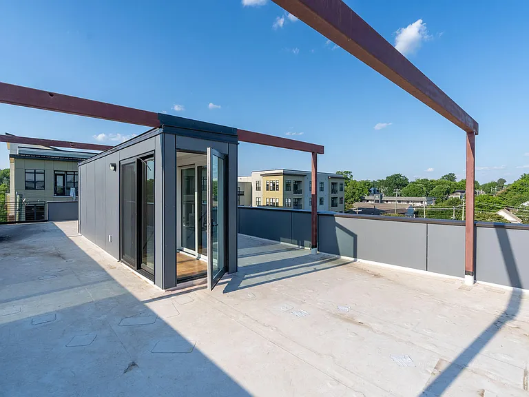 400 E Martin St #A — Photo 22