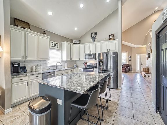 5th image of 3709 Crystal Dew St
