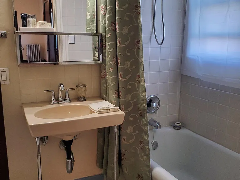 365 Hanover Ave #304 — Photo 9