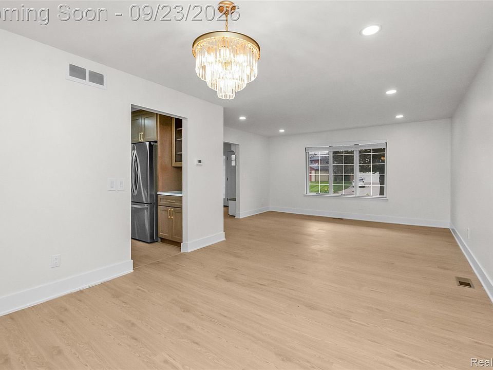 35181 Valley Forge Dr, photo 28