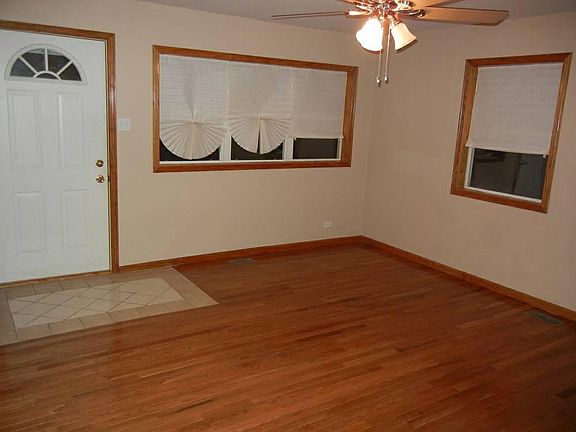 5th image of 16020 Clifton Park Ave