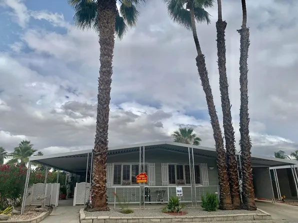 377 Club Circle Dr, Palm Springs, CA 92264