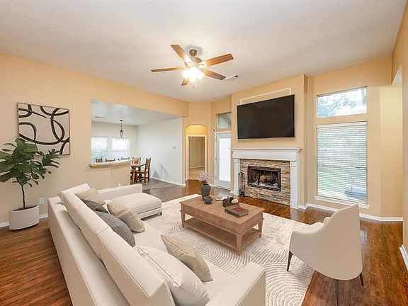 2nd image of 511 High Meadows Dr