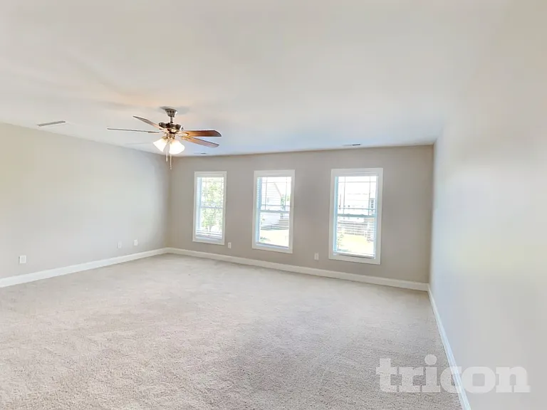 70 Hilldebrant Dr — Photo 15