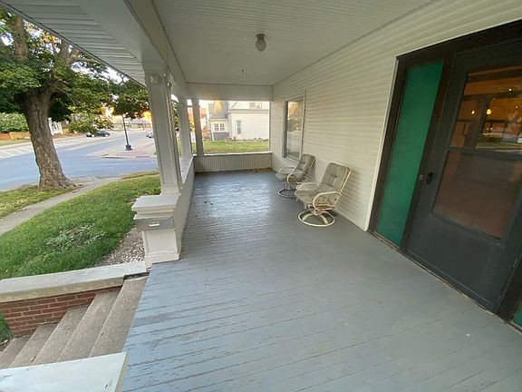 5th image of 202 W Robinson St
