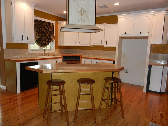 4th image of 730 N Jovita Ln
