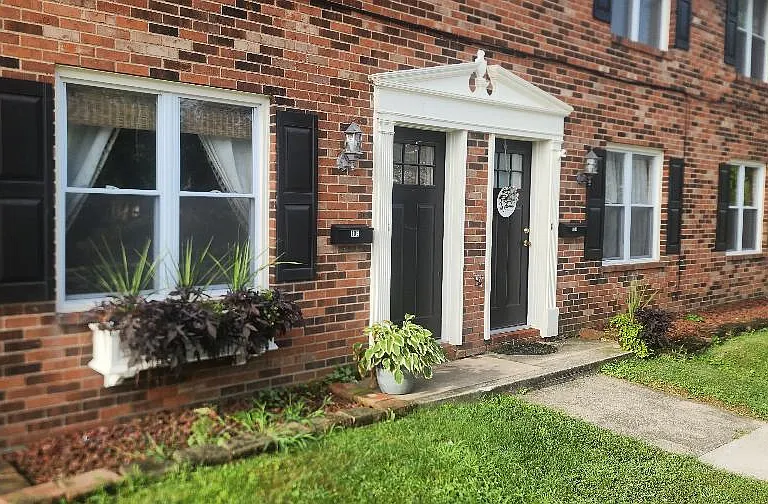 106 E Water St — Photo 1