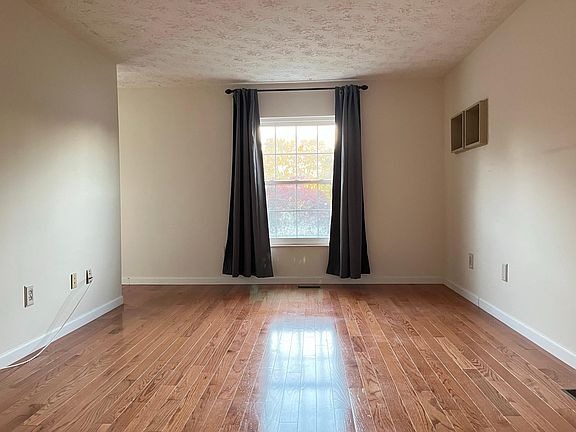 5th image of 13822 Baywood Ct