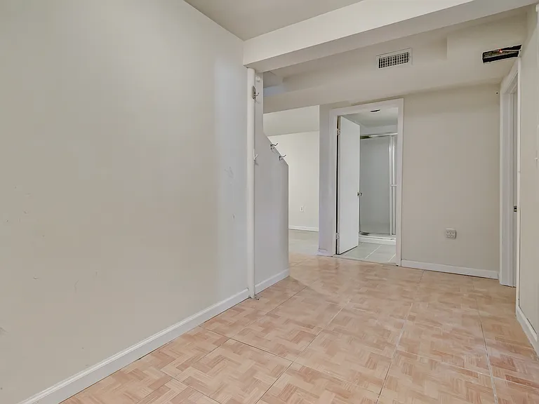 4905 Whitfield Chapel Rd — Photo 33