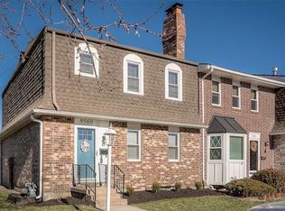 9569 Perry Ln, Overland Park, KS 66212