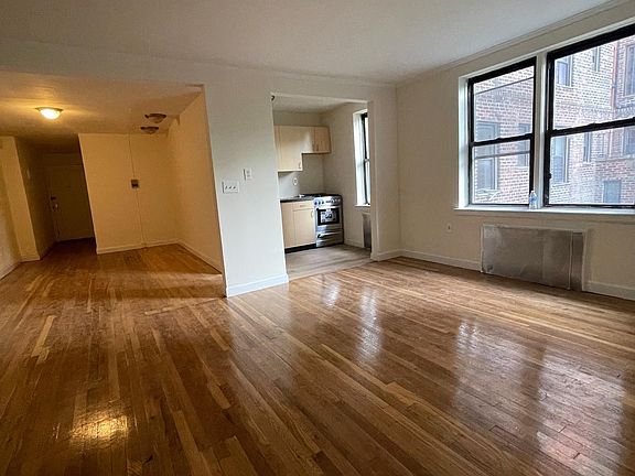 3rd image of 26 Cass Pl APT 4A