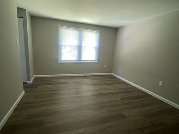 4th image of 18151 Metz Dr