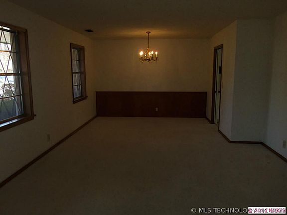 5th image of 1416 SE Lariat Dr